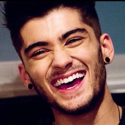 ♻️ Turn my notifications on ill be retweeting people who are offering Zayn DMs ♻️