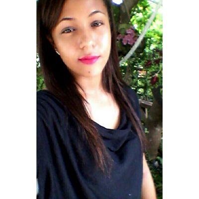 Para quê levar a vida tão a sério, se a vida é uma alucinante aventura da qual jamais sairemos vivos.