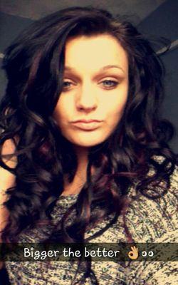 EalesNicki's profile picture. INSTAGRAM :-   nickieales