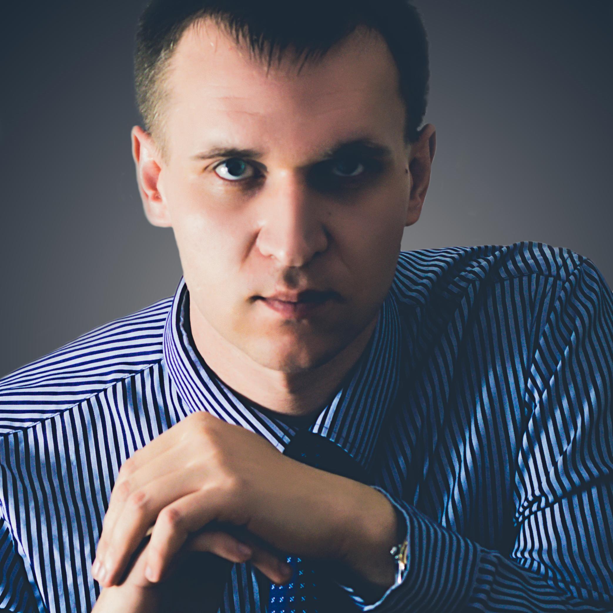 Евгений Плотников - директор компании. 
Email: director@resonancepr.ru Телефон: 8(966) 789-24-72

Создаем уникальные дизайны для Ваших сайтов  #RESONANCEPR