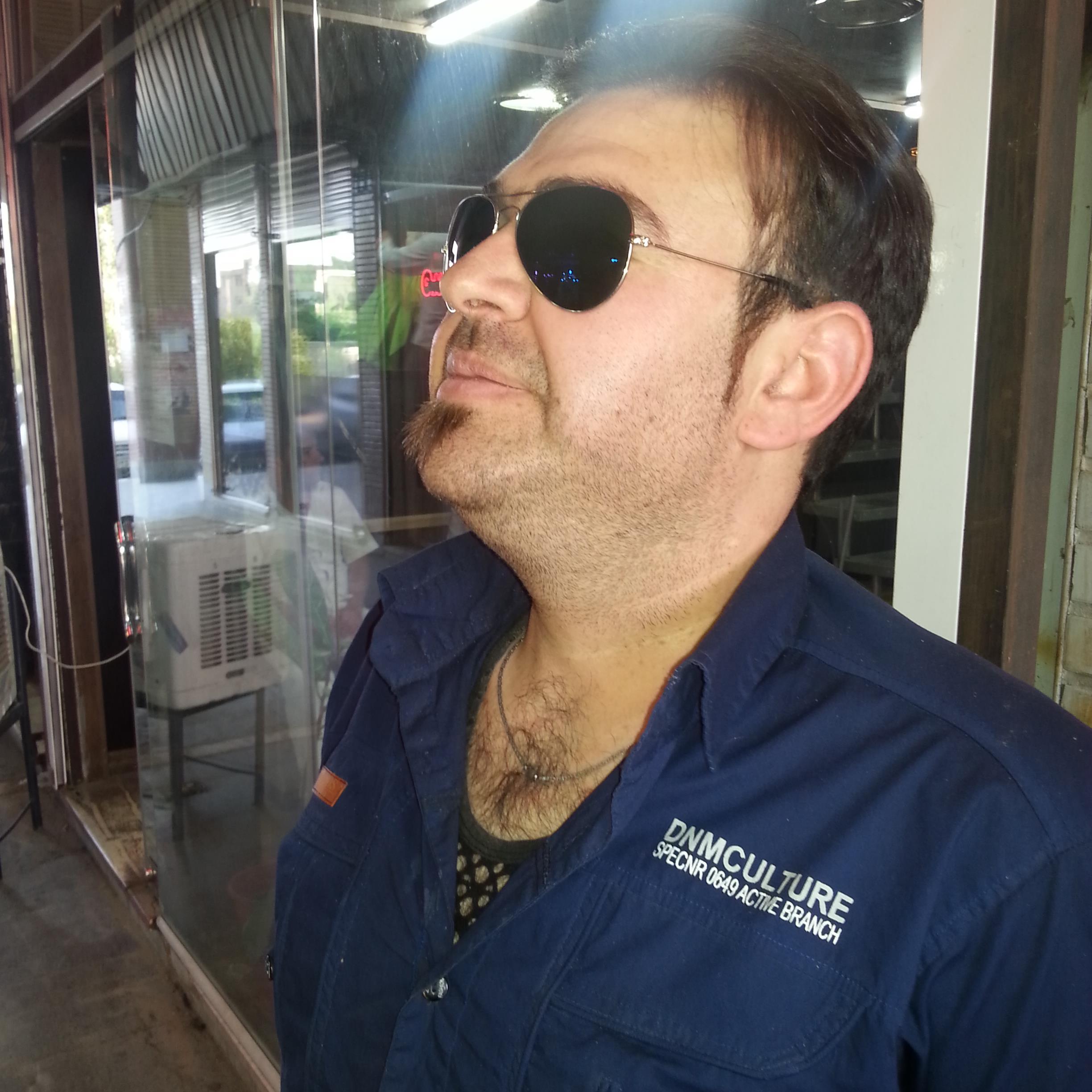 RozbehRizz's profile picture. 