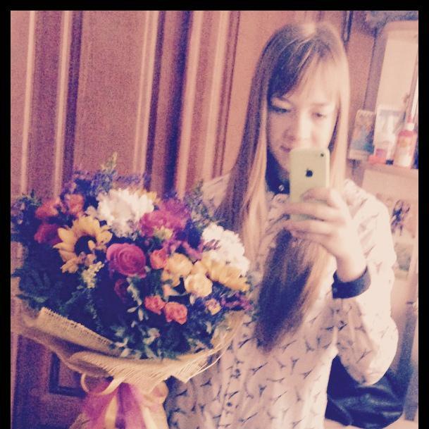 Daria01Lis's profile picture. Теперь, когда мы научились летать по воздуху как птицы, плавать под водой как рыбы, нам не хватает только одного: научиться жить на земле как люди.
Джордж Берн