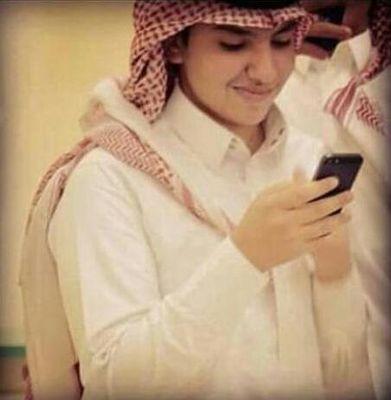 اغرد مما راق لي