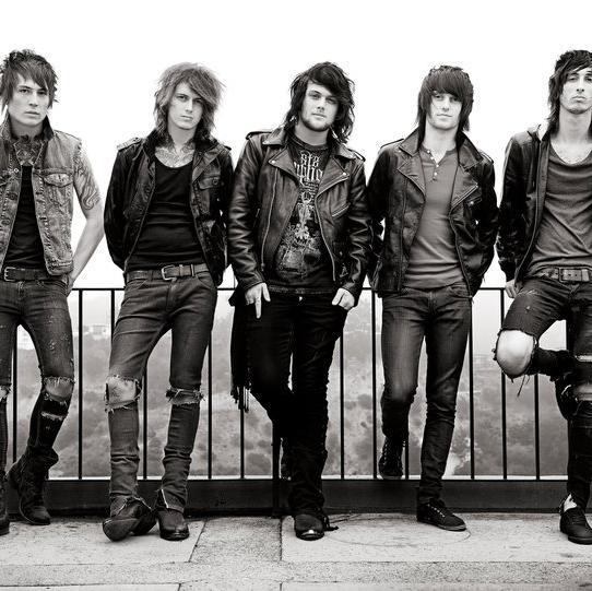 Tudo sobre o Asking Alexandria você encontra aqui.@AAofficial @benjaminbruce, @cameronliddell, @samuelbettley, @james_cassells http://t.co/OL2ADXXWCS