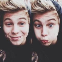 ❌ brazilian 
❌ 5SOSfam 
❌ LUKE 
❌ ASHTON 
❌ MICHAEL
❌ CALUM