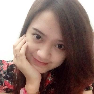 DhantyGolonda's profile picture. Thank you Allah, mom, dad, and haters :* | instagram: dhantygoln | path: dhanty goln | line: dhantyta | Fb: dhanty golonda