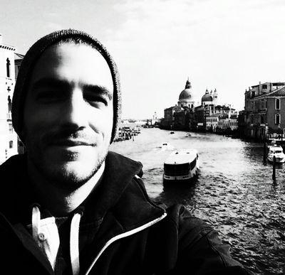 Gurbetweet's profile picture. 