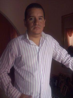 Abogado Venezolano, Gaitero, Ecologista, Enamorado de mi país, creo en nuestra Gente y en nuestros paisajes Tengo Esperanza
