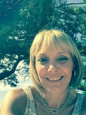 mum of 2 stars Melissa and Stephanie ❤