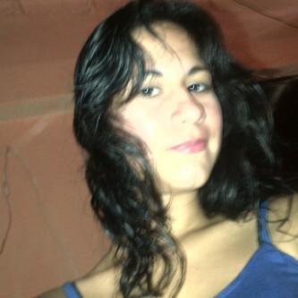 soy una chika alegre y de Buenos.sentimientos , sencible , Jujuju y me gusta farriar :)