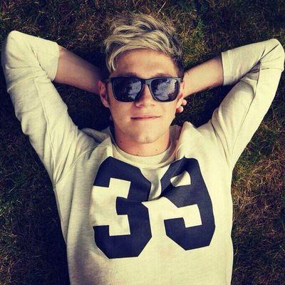 Hi!I am directioner♥.And I very very want to follow me one direction but now 0/5