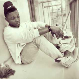 AM JUST A UPCOMING RAPPER™™(You can love me or hate me I swear it won't change me am going where ever money takes me™