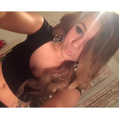 ig:  @melanieparisi