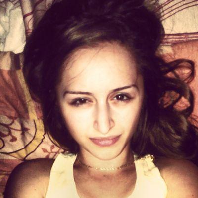 izabelapopovska's profile picture. Економистче. Математичарче. Челси фан. Вљубеник во музиката. Happily in love with @helicobacteri