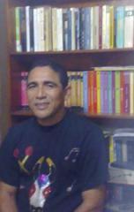 No soy ni sacrilegio, ni privilegio, puede que no sea ni competente, ni excelente, pero estoy presente.