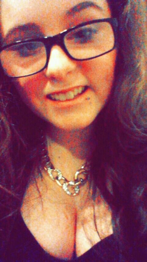 hiya, i'm Tia please follow i will return