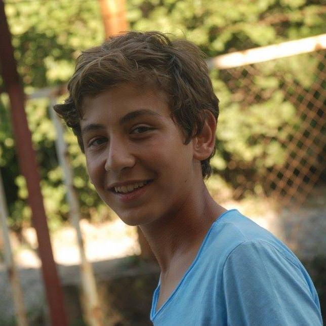 Mücadelesiz, sadece keyifle ve hazırcılıkla yaşanan bir hayat, hayat değildir.