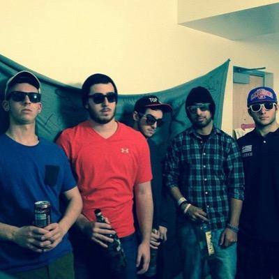 This Fleek Street official twitter. Where we post bullshit and pretend we're cool. We are based out of Farmingdale State College.