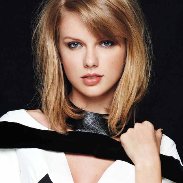 Just a girl trying to meet my idol, taylor swift
