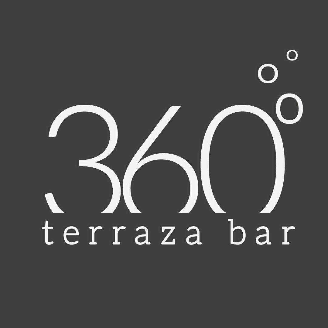 360° Terraza Bar, totalmente al aire libre, ubicado en el Paseo Talavera de la Zona Colonial de Coro, antigua Terraza de Raduno.