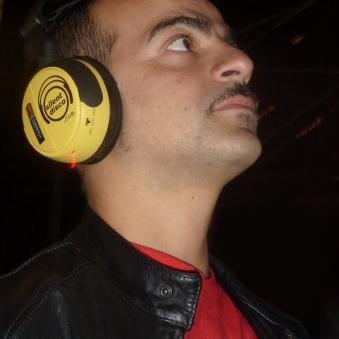 Stereomood co-founder, seo, music maniac, surfer, father