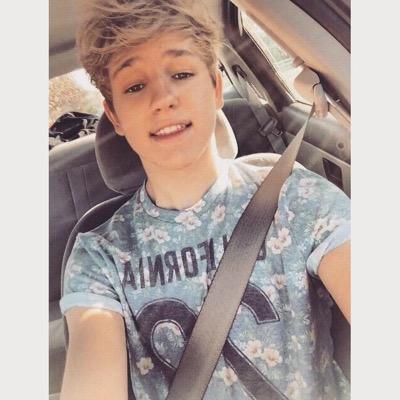 Primera cuenta de apoyo para el componente de la banda californiana The Tide, Drew Dirksen. {nate/4}