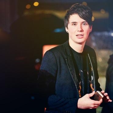 it would be lovely if you could follow @hypnotisehowell :)