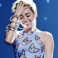 Te dei um follow grátis aqui,  me segue no @mileytuts que eu sigo de volta lá!!