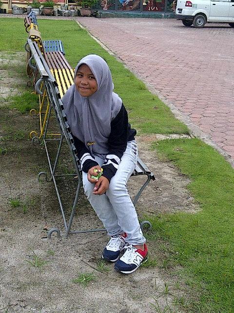 ade_putri03's profile picture. Allah swt - muhammad saw♥ 2oktober♚mamapapa♥ZS♥pramuka spensa pakam♥bill2{}♥
