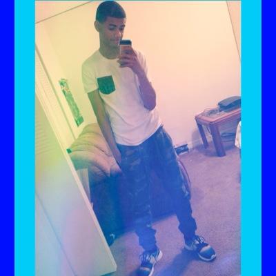 i dont really us Twitter just follow me on ig danny_dominican11