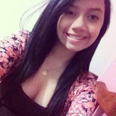 Soy una mierda de persona desde hace 18 años, me vale pito sus vidas, pero sí los sigo es porque vi una mamada que me gusto.