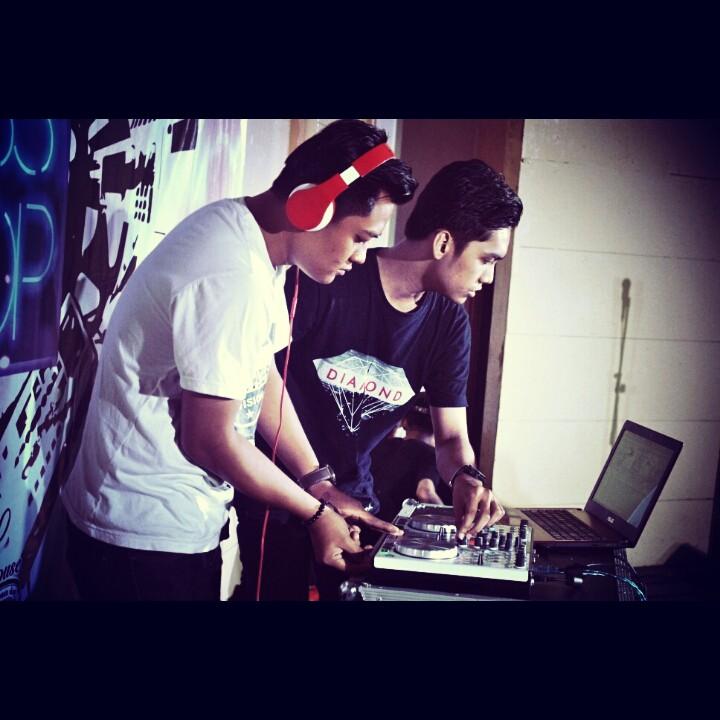 We are Electronic Dance Music Group @BryanOzie X @PeiSaldian | CP : +6289693919492