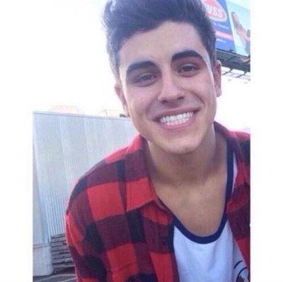 jcckgilinnsky's profile picture. He's what you want but I'm what you need