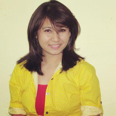 Teacher. Amateur photographer. Book-lover, music-lover,movie buff and a foodie☺