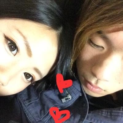 美羽たろ 今日わペアルックで 岡垣にイチゴ狩り行ってきた めちゃ甘いで美味しかった 楽しすぎて小学生なみに騒いできた 15年一つめの思い出 まだまだこれから楽しみふやそね Http T Co Jwtjmm9w4u