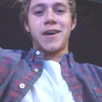 Hi! You got followed by @cookiedamnniall 
please follow @cookiedamnniall back! xx