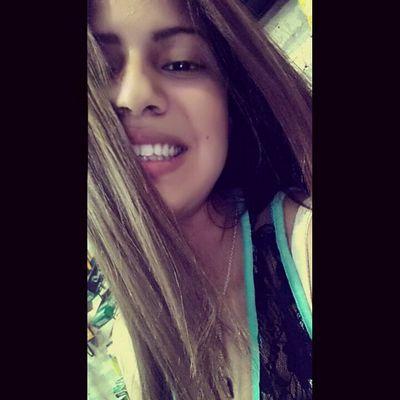 Hay una risa haciéndome cosquillas el corazón