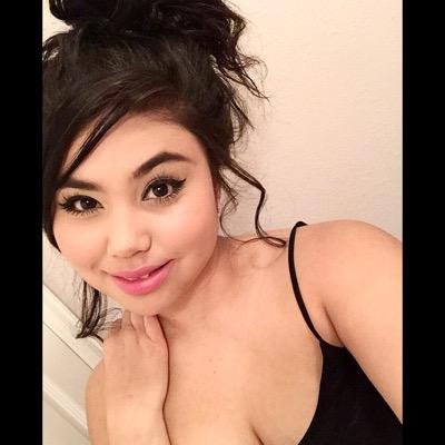 ArianaMChavez's profile picture. 