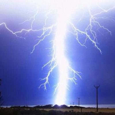 TWEThunder's profile picture. Riff-raff, street rat. That's what they call me. That don't make me Aladdin. A Thunderstorm is coming. (OC)