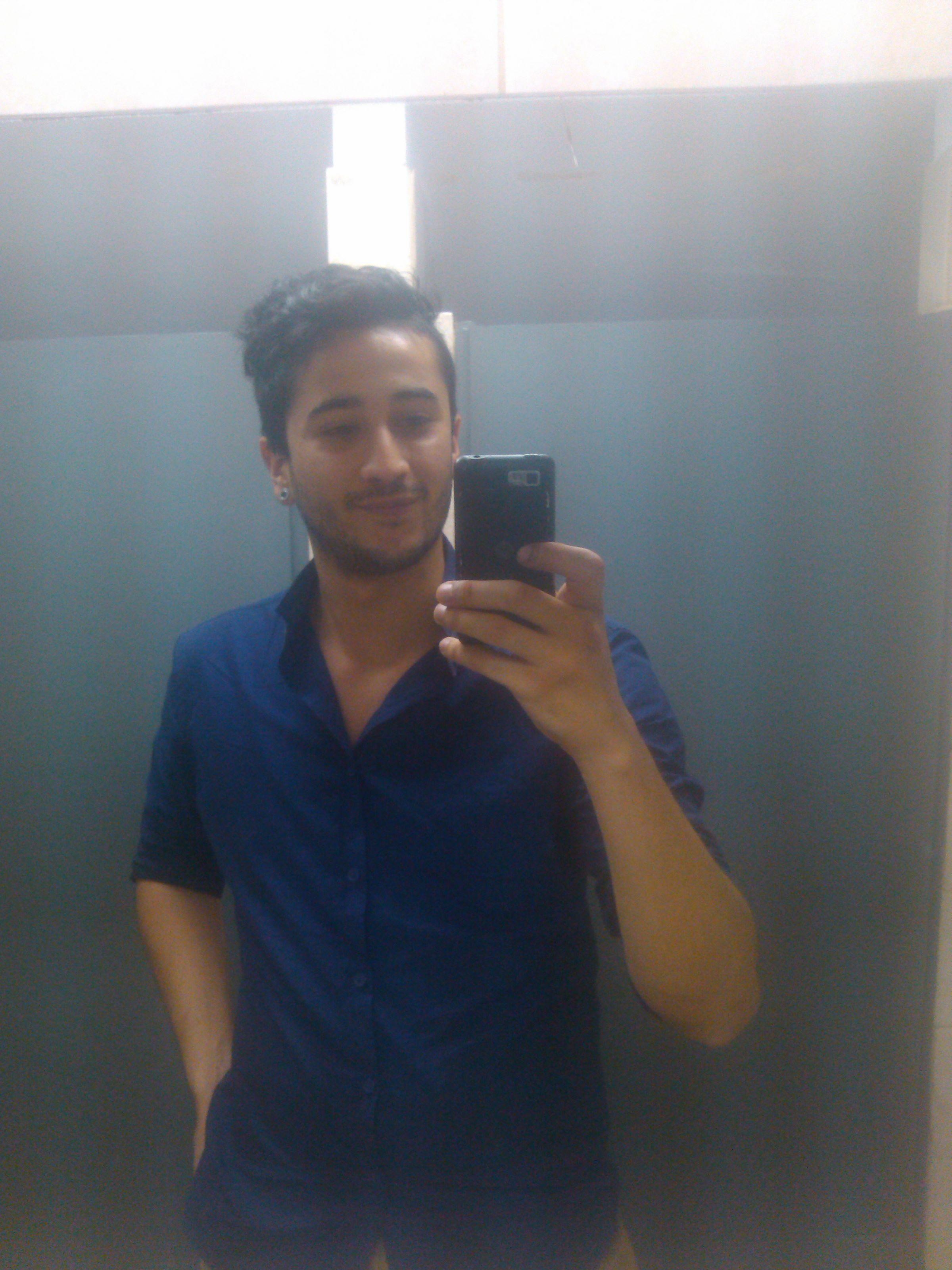 LoveyouNextweek's profile picture. Luca not death ! Hincha de la Academia hasta los huesos.. Jazz, blues, rock funk pop, bla bla Stand up, Gasolero hasta el cajon..