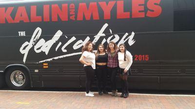 @stelarr , @gbiebzy, @bgmylesdaf & @wilksbieb || supporting our boys from houston :-)
