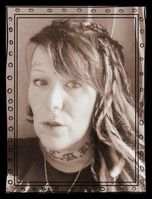 Piercing & tattoos