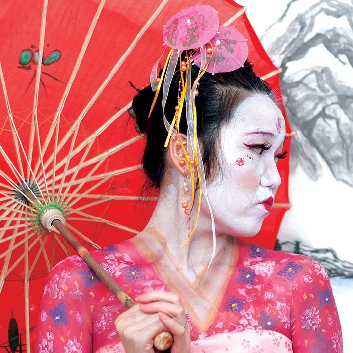 HK Aussie Body Artist/Graphic Designer living in Germany, who loves to create Art, Design and anything creative.Why not check out and share my fb art page!:)xo