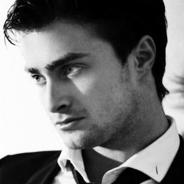 After the war, the trio returned to Hogwarts to finish our 7th year. Things are very different after rebuilding... I've fallen for @PrettyBlondBoy (21+)(Parody)