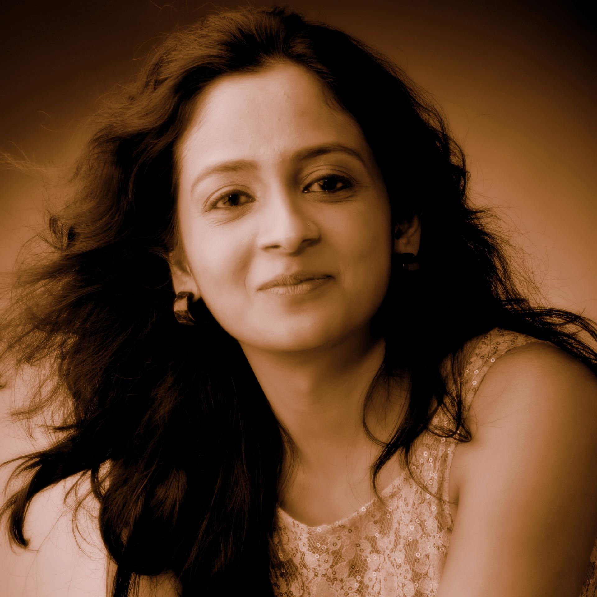 Rj with FM Rainbow 107.1 Mumbai freelance writer, an event host and aspiring poetess among other things.I own my views and re-tweet are not endorsement.