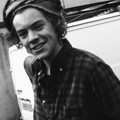 go follow @sofixmln she's cute.xx
