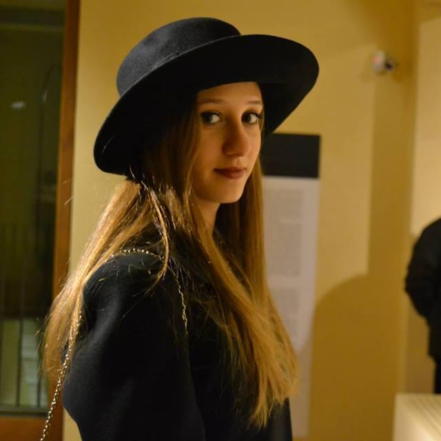 Law student in Lecce. Music lover, avid reader and film fan