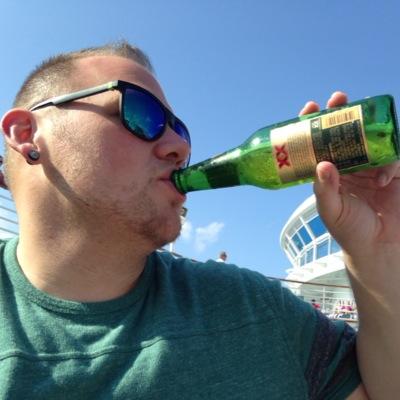 thaphenom06's profile picture. 