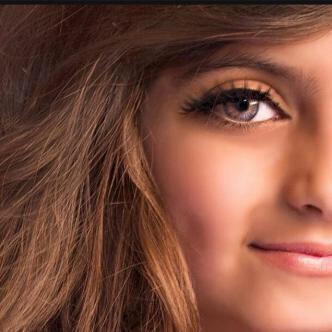 أثق بأنني فتاة مختلفہ،أحمل في داخلي روح حنونہ،لگنها تتعب عندما تضيق بها الحياهہ لست مثاليہ؛ولكن أقسم بأن'نيتي طاهرة للجَميع وهذا يكفيني،،(الخاص مهمل)