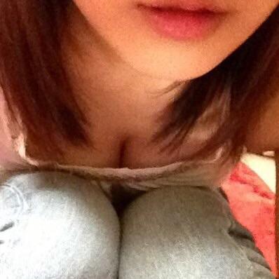 裏垢でやってるからエロいからみとかはこっちでおねがい♪普通トークもできるんだけどコッチはあんまり.....下ネタとかしゃべらせてｗｗｗ	LINE IDはriver〇074です←〇ははずしてねｗ